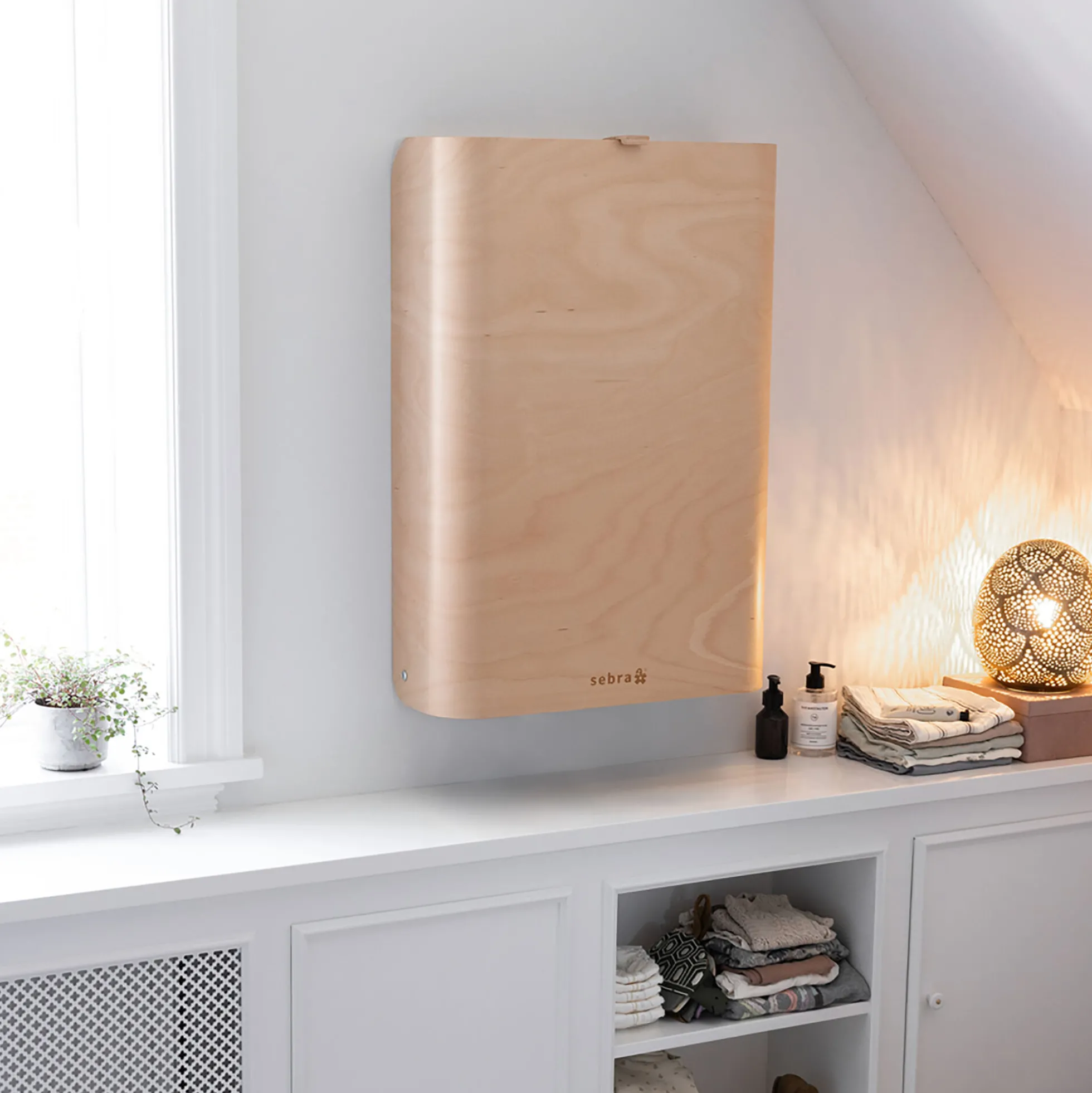 Sebra væghængt puslebord, wooden edition