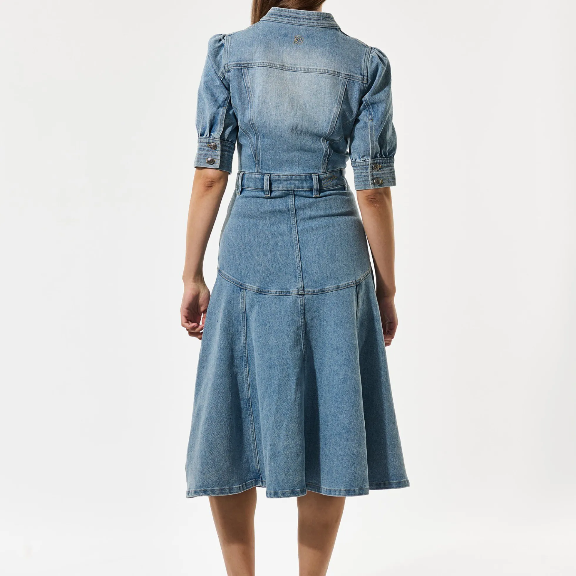 SelenaDEA, light blue