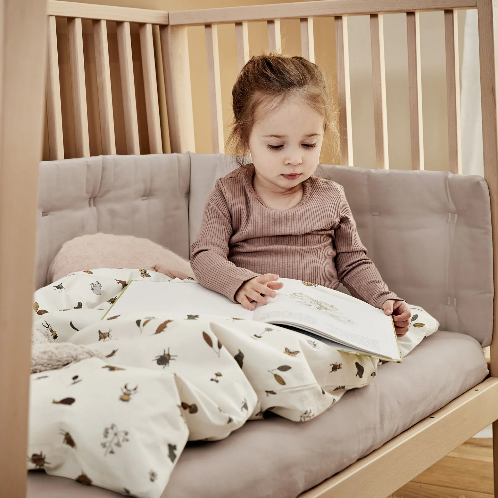 Sengerand til Leander Linea™ og Luna™ babyseng, cappuccino