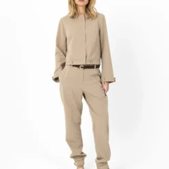 Short jacket with belt loops, moon rock