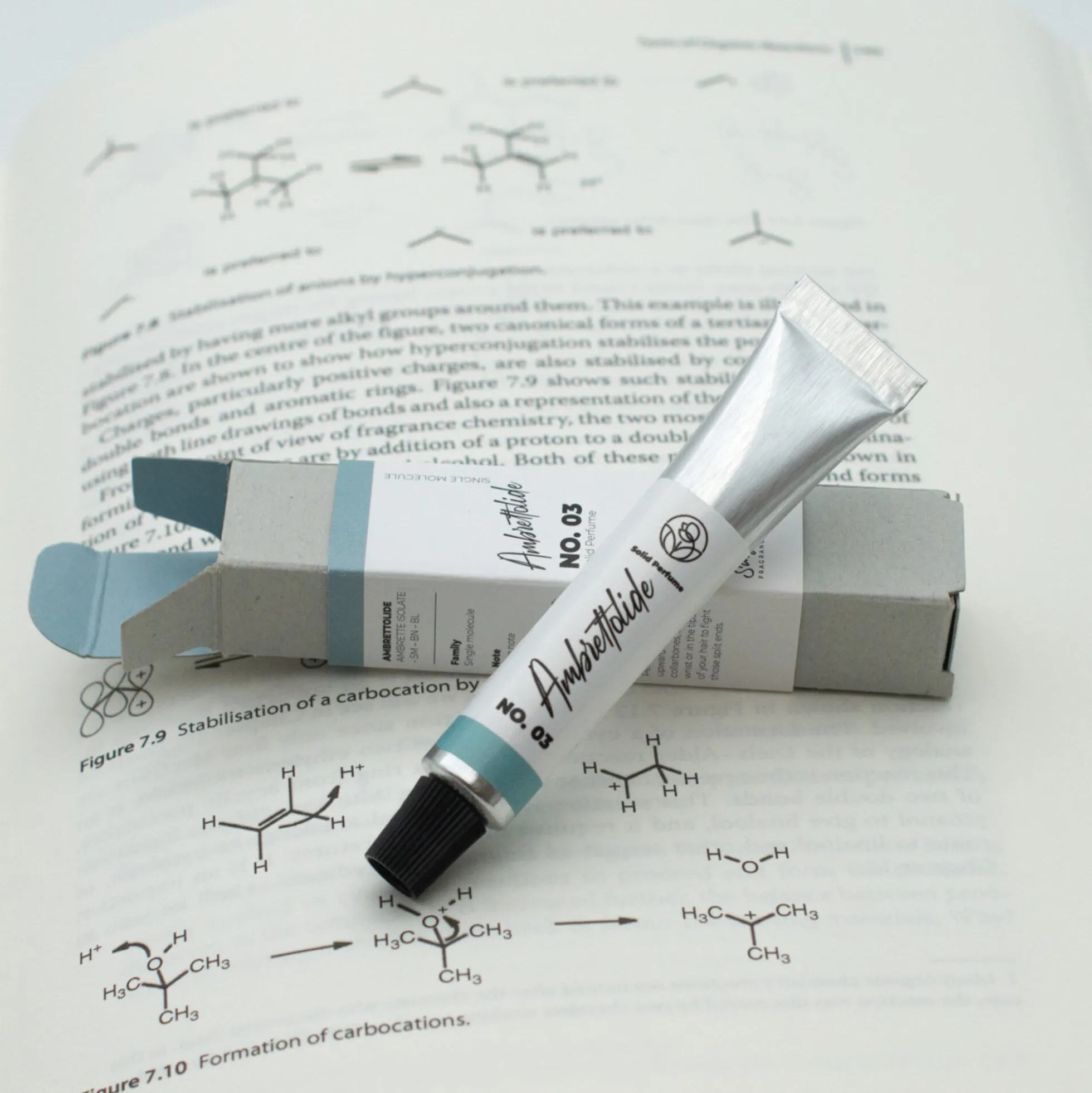 Solid parfume - Ambrettoloide No. 03