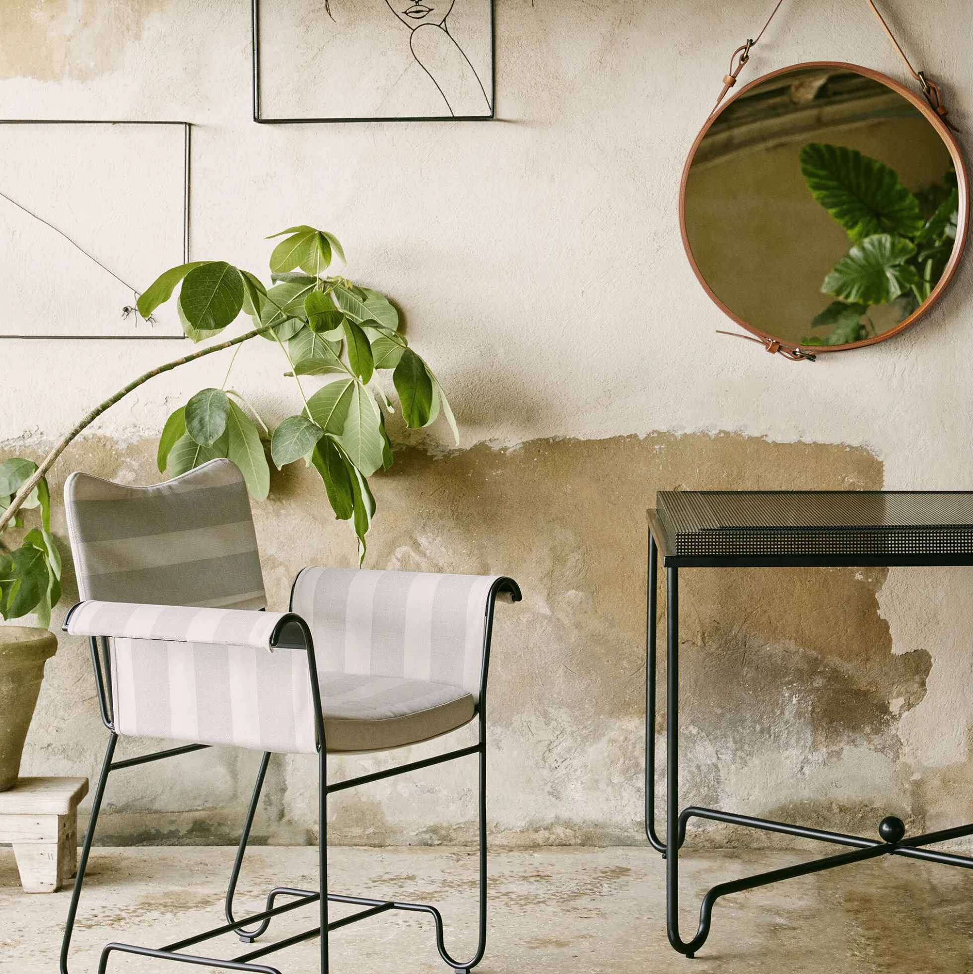 Tropique Dining Chair without Fringes, Leslie Stripe Limonta 20/classic black