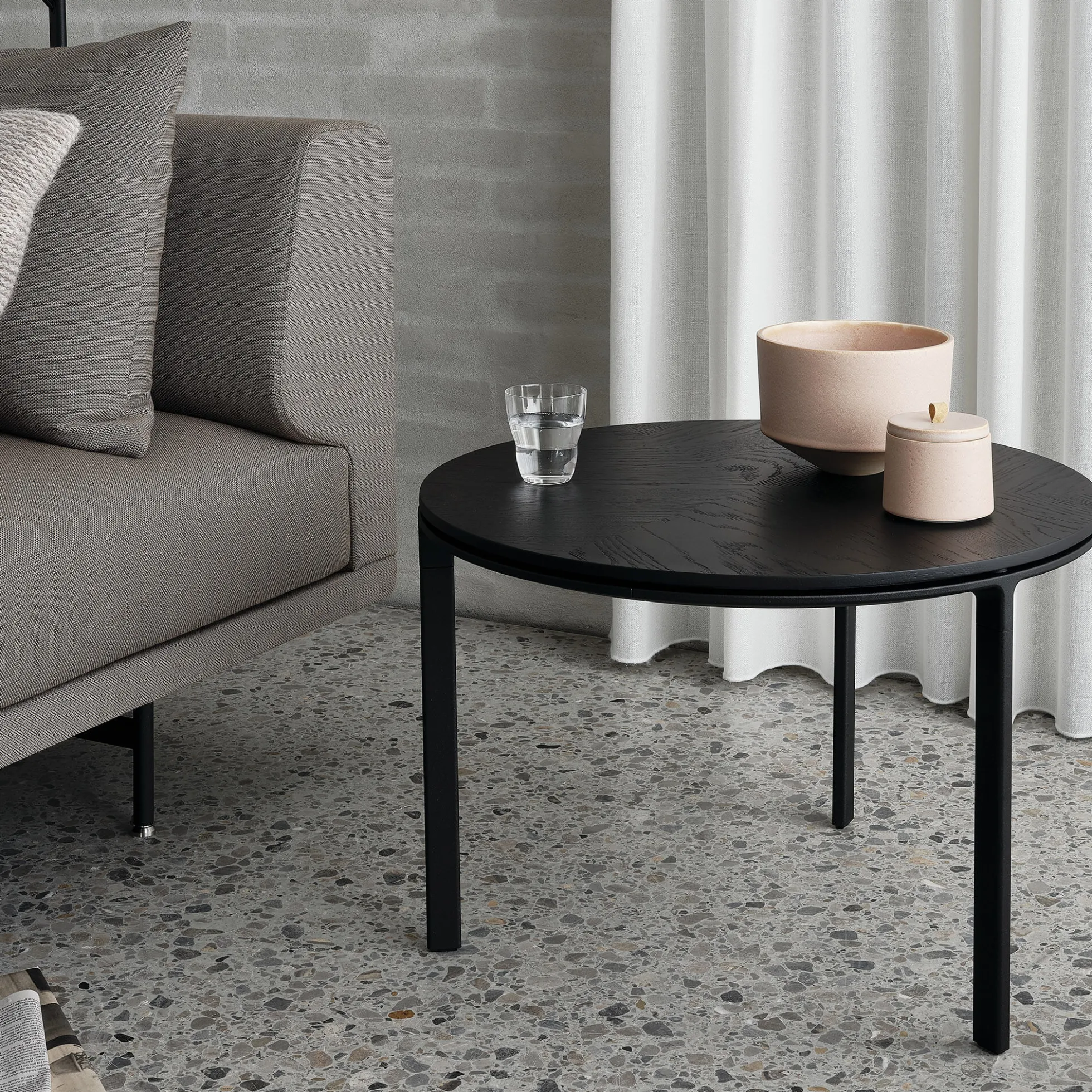 VIPP423 Coffee Table, dark oak