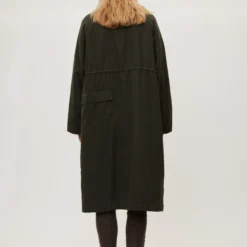 Waxed Coat Cloudy, dark soil