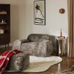 Wolke Lounge Chair, teddy bouclé taupe