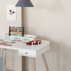 Wood skrivebord 66 cm & armstol sæt, hvid/eg