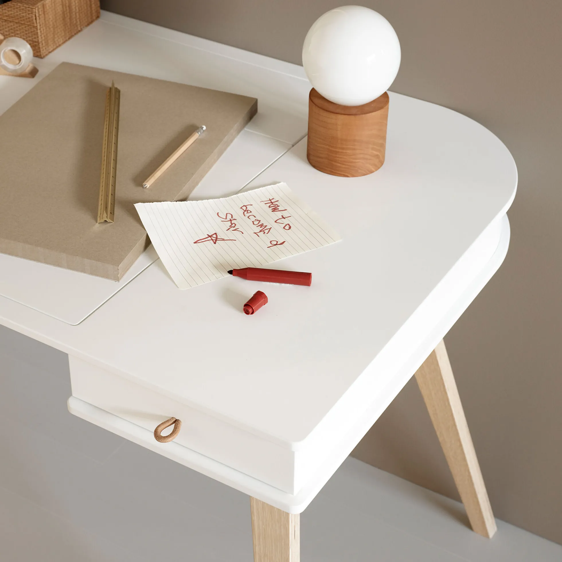 Wood skrivebord 72,6 cm, hvid/eg