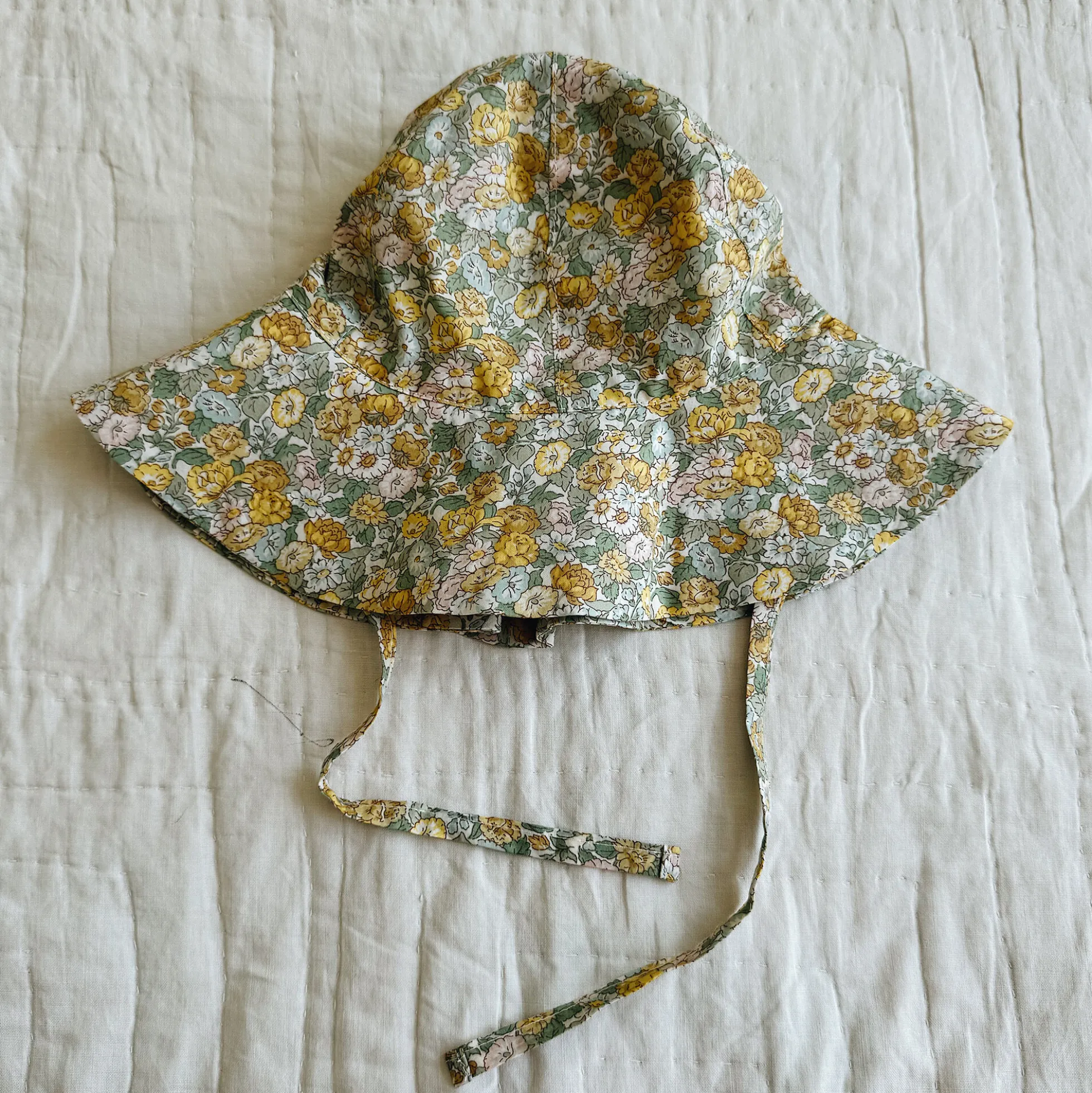 Yvonne Hat Baby, sunkissed